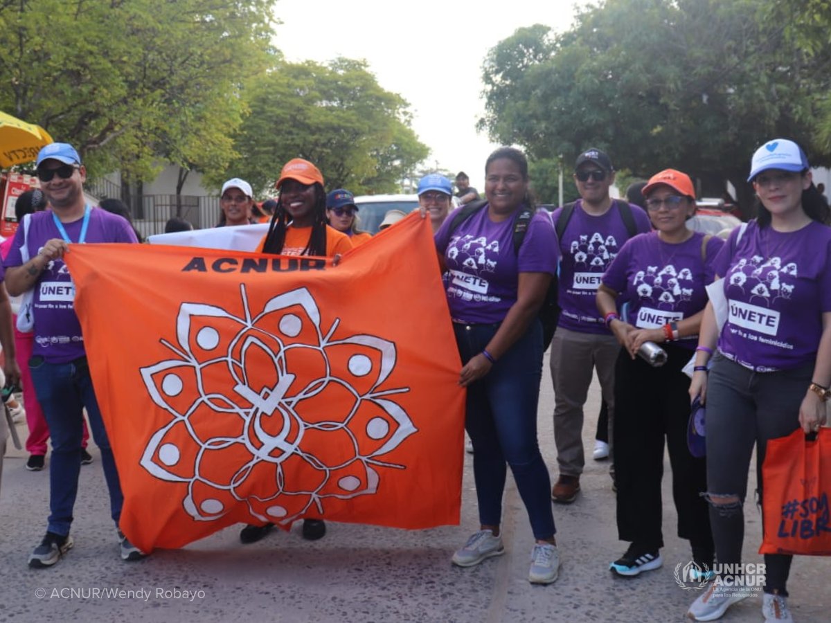 AcnurColombia's tweet photo. 📍Riohacha

💜 "¡Ni una menos, ni una más!" resonó con fuerza en la marcha del #25N.

Junto a mujeres y niñas, reafirmamos nuestro compromiso por un futuro sin violencia de género. 💪

#16DíasDeActivismo #FinALosFeminicidios #NiUnaMenos https://t.co/vkucvvL5g4