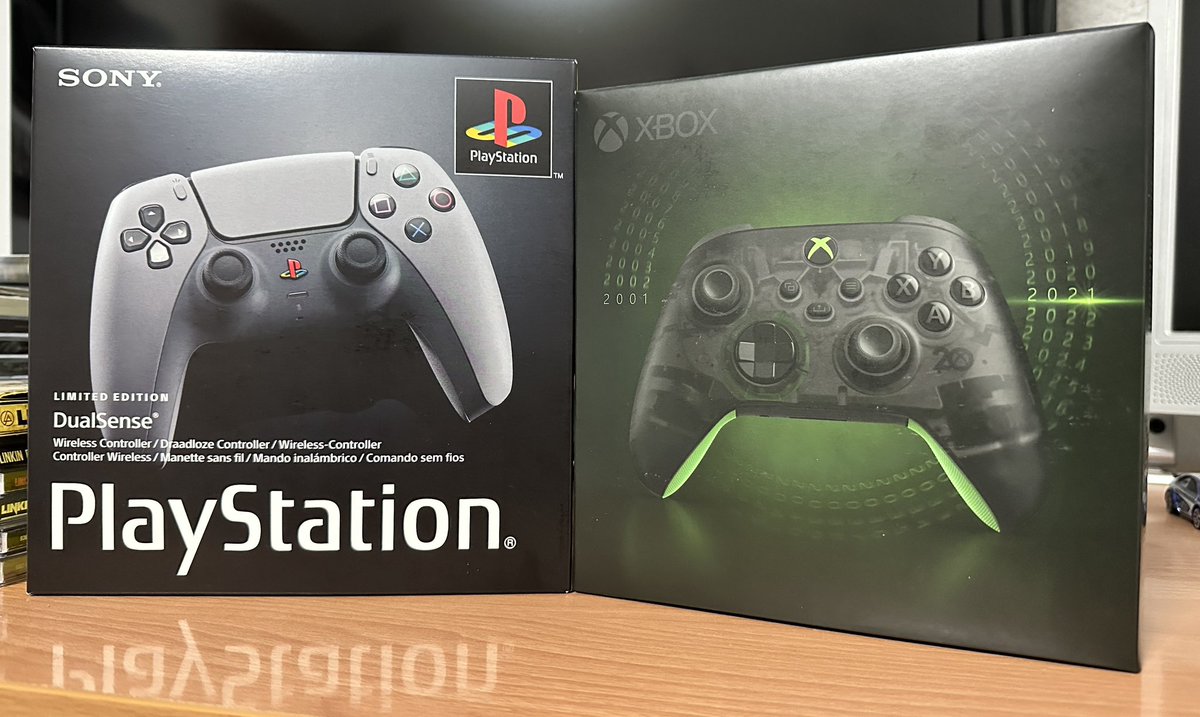JohnieV18's tweet photo. 50 years of gaming history #Xbox20 #PS30 #ΔενΘαΤαΑνοιξωΠοτε #ΘαΜεινουνΠροικαΓιαΤαΠαιδιαΜου https://t.co/pIoiagXD6y