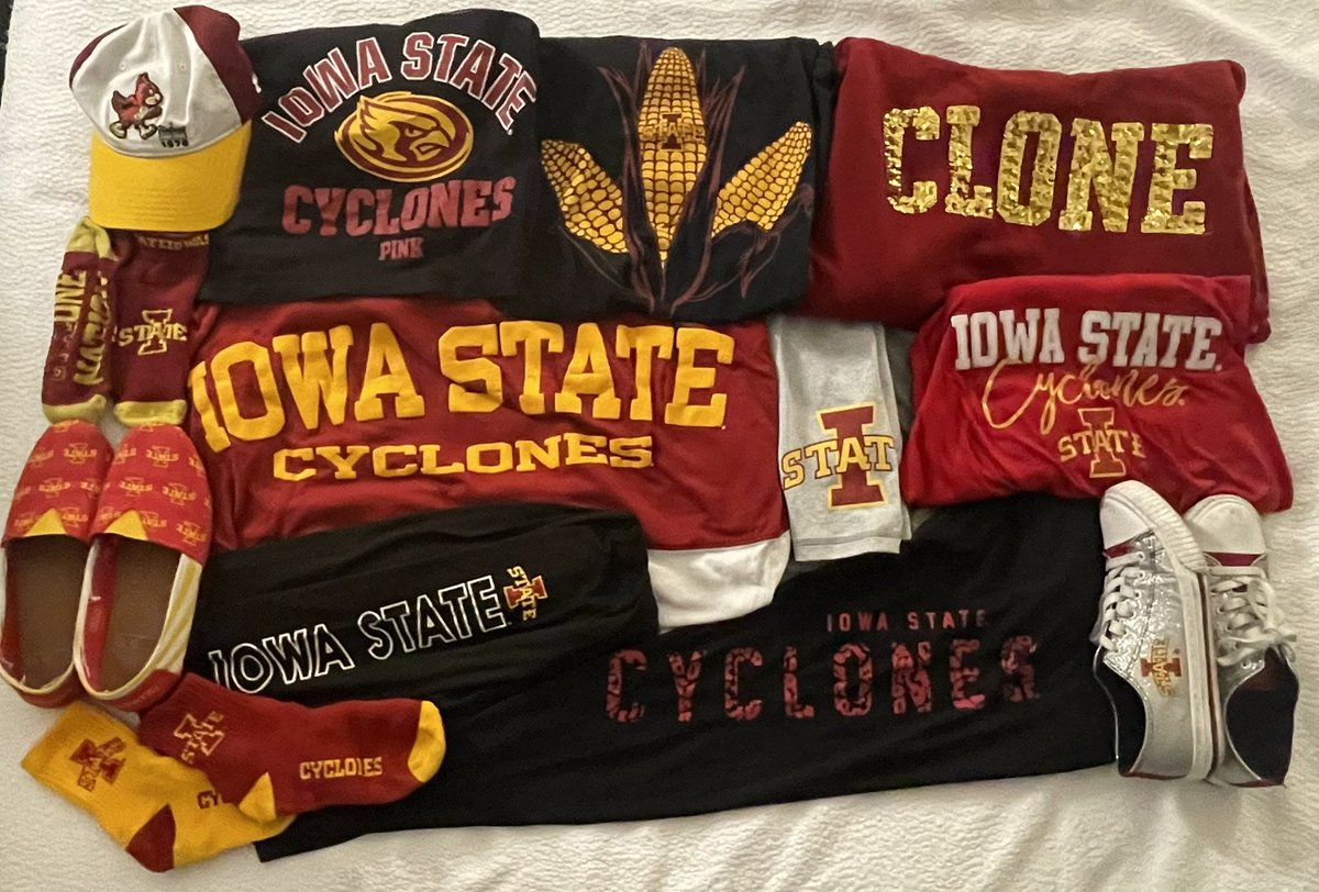 EliseBackstrom's tweet photo. May not have packed the warmest for Arlington, but think they’ll know I’m a Cyclone? #cyclonenation #big12fbchampionship https://t.co/c71grEsgRz