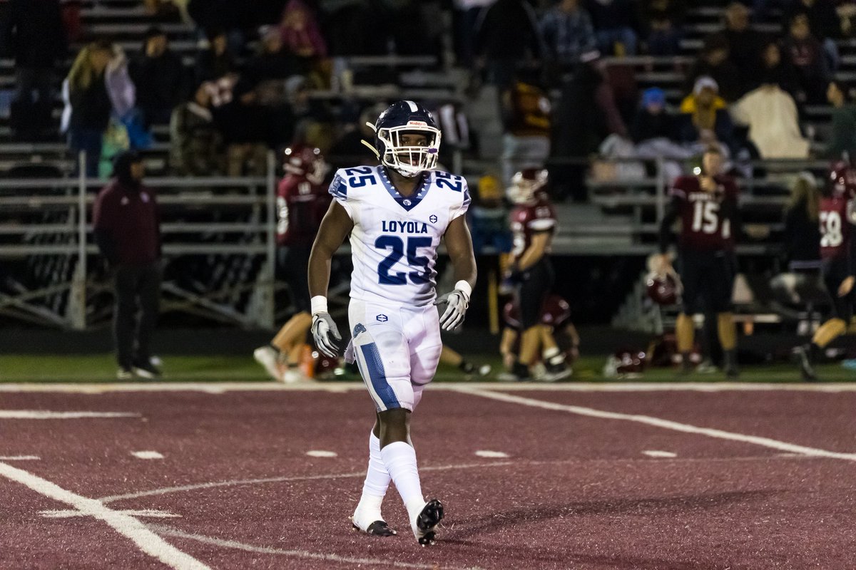 CoachSims13's tweet photo. Congratulations on another first team All state selection @RaylonMurry  @DLHS_Football https://t.co/3AdAFXCxDC