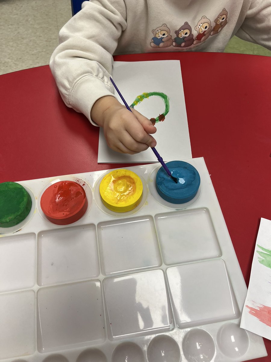 MissMertl's tweet photo. We started on our Christmas cards for the Kindergarten Christmas Card Exchange! So many beautiful creations with watercolour! https://t.co/6tGYPcEj3M