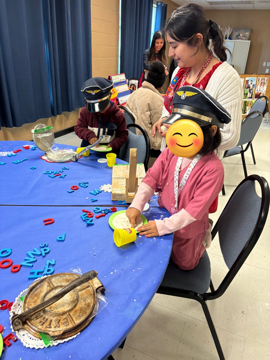 SHENIQUAJ0HNS0N's tweet photo. #LisdLAS team @LJJacksonECC took students on a multicultural adventure. Students gained background knowledge and practiced fine motor skills while developing language within content. This was simply amazing! #everyONE https://t.co/lmYPqSazA1