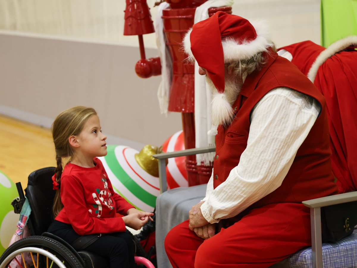 LakeshoreFound's tweet photo. Our youth holiday party was a winter wonderland! ☃️ From gingerbread houses to our annual snowball fight, we had it all. Santa and Mrs. Claus even made a special appearance!

Stay tuned for more youth events in 2025. For more photos from this event, check out our Facebook page! https://t.co/4s322IQIvb