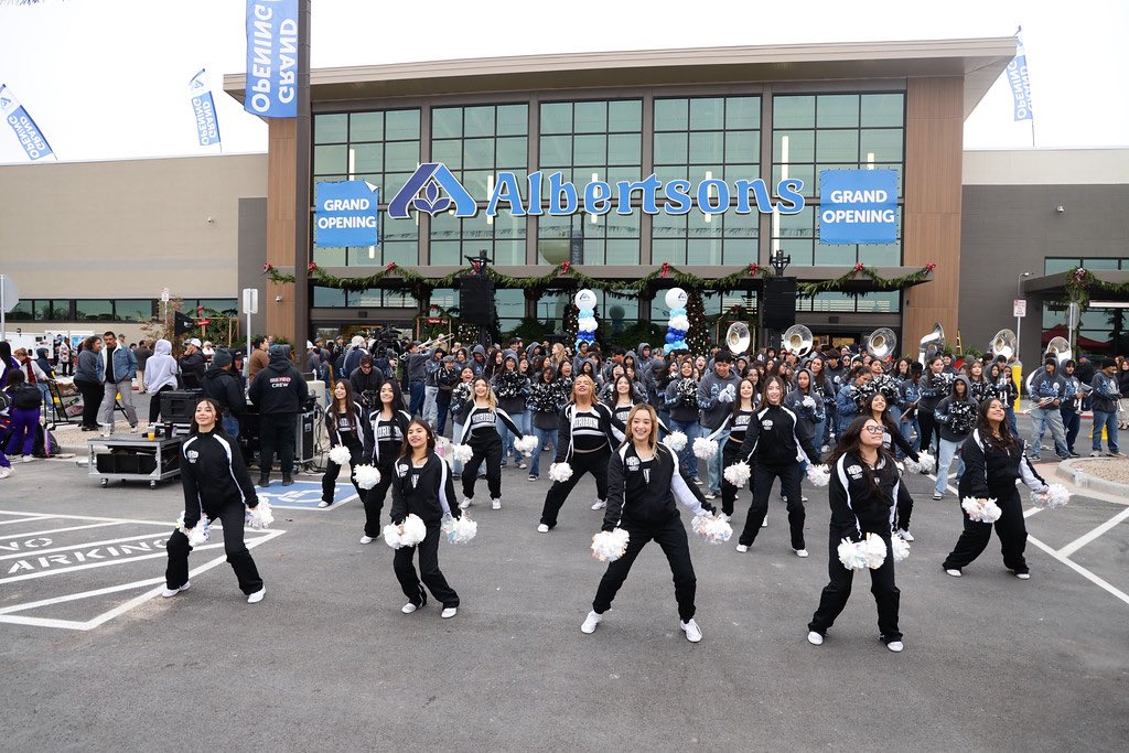 Albertsons held their Grand Opening ceremony this morning and made an incredible $16,500 donation to Clint ISD! 💙🍎

This new store is more than just a place to shop—it’s a partner in supporting our schools and strengthening our community.