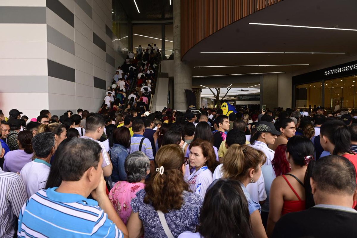 ¡UNICO Outlet Bucaramanga ya abrió sus puertas! ☝️💛
ven a disfrutar de los descuentos que tenemos para ti 🥳

Te esperamos en la transversal metropolitana #103-57 Barrio Fontana Real 📍

💛 #MegaOutlet #colombia