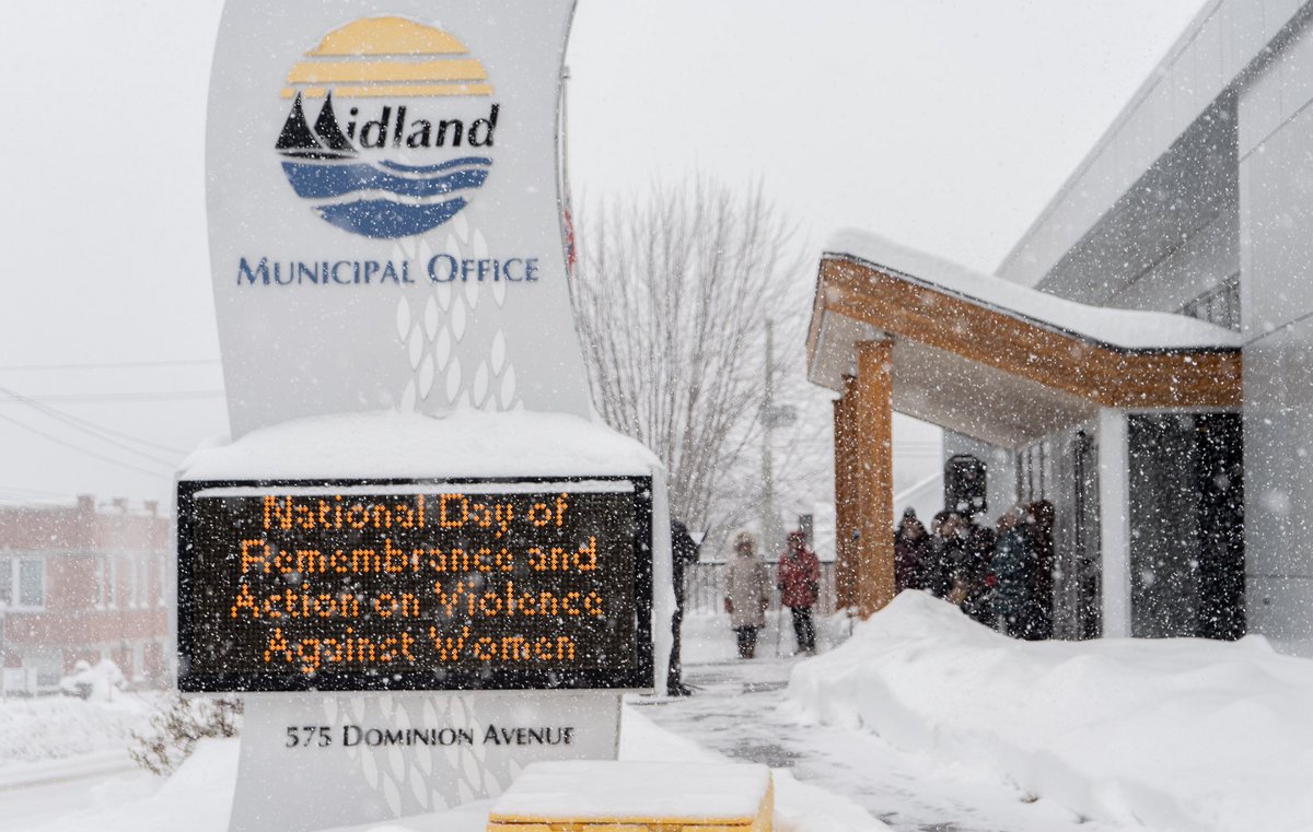 Today Mayor Bill Gordon gathered with staff, members of Council and members from the community to lower the flags for the National Day of Remembrance and Action on Violence Against Women. 💜🕯️
 
Find more information on our website midland.ca/flagceremonies.