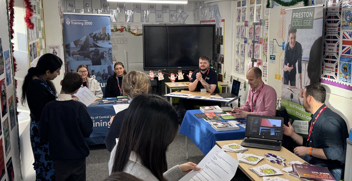 Thank you to all our employers and providers for supporting todays Super Learning Careers Day. Great to see all the learners engaged in the Careers Fair, Employer workshops and activities @Head_TheHeights <a href="/InspiraKimH/">Kimberley Helm</a>