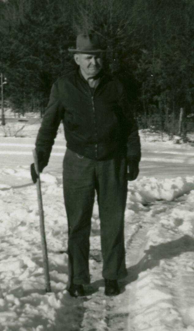 DeniseMurphy13's tweet photo. For a change, an ancestor I remember - James Stewart Shields https://t.co/ITmTNOhtMO #familyhistory #genealogy https://t.co/s4iSYY5N6V