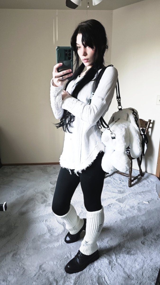 DearVyrelia's tweet photo. Few months ago fit https://t.co/nbF7zskLjI