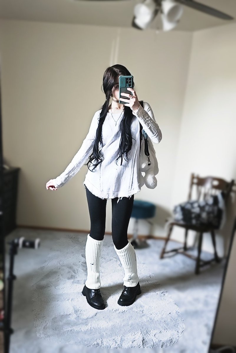 DearVyrelia's tweet photo. Few months ago fit https://t.co/nbF7zskLjI