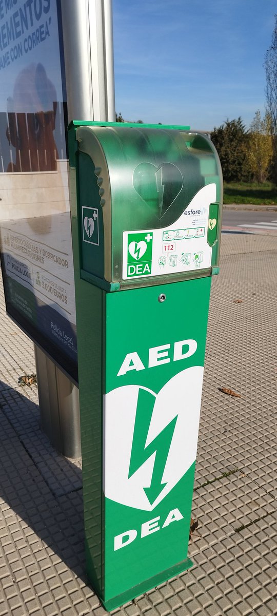 Victorgarciaca's tweet photo. @partidolocalvdp @_eduardofdz_

Desde marzo reportamos en la app Línea Verde de #VillanuevaDelPardillo que el desfibrilador de la Av. Juan Carlos I con C/ Vicente Aleixandre no está. Solo queda la carcasa. Seguimos sin respuesta, y sin equipo AED. https://t.co/hxh4MvdzoP