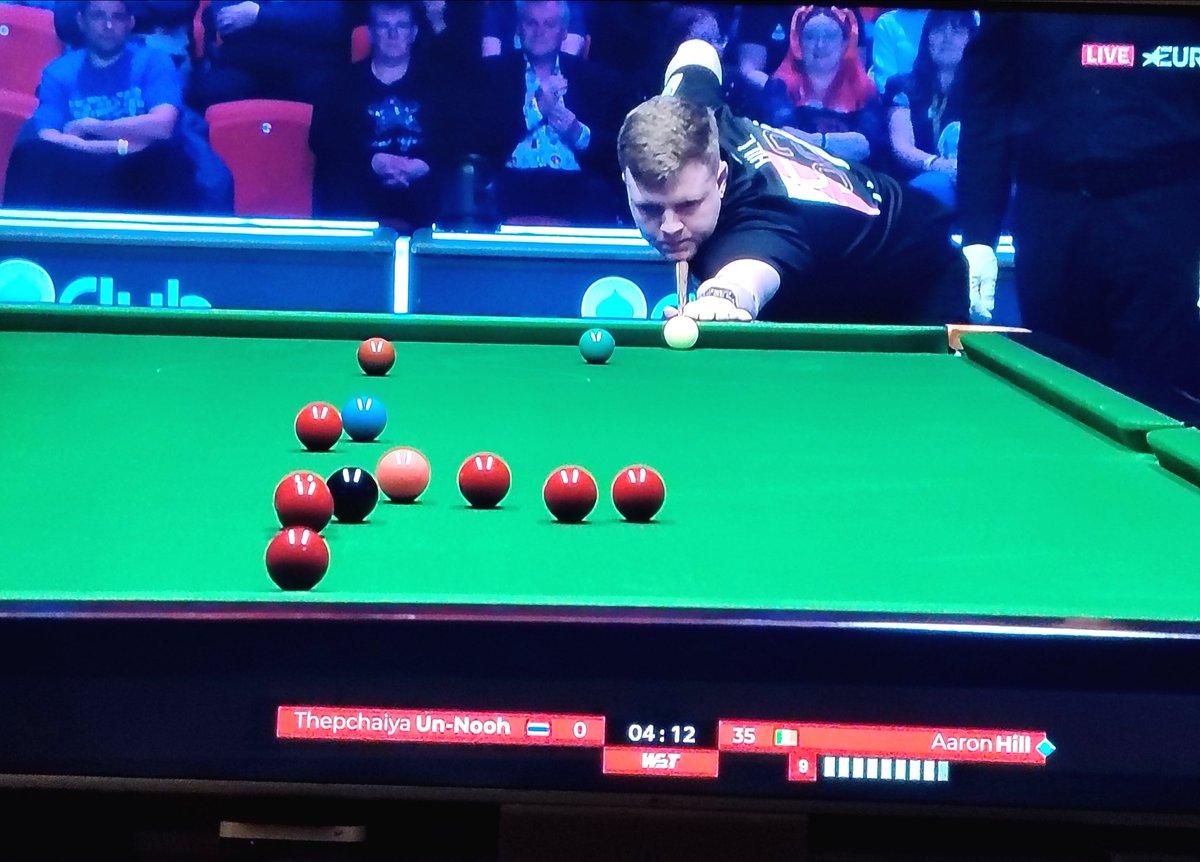 El nivel etílico de algunos ruidosos espectadores del Snooker Shot Out es evidente. Vaya juerga se traen. Menos mal que este torneo es una vez en la temporada <a href="/sergiomguti/">Sergio M. Gutiérrez</a> <a href="/spainprosnooker/">Spain Pro-Snooker</a>