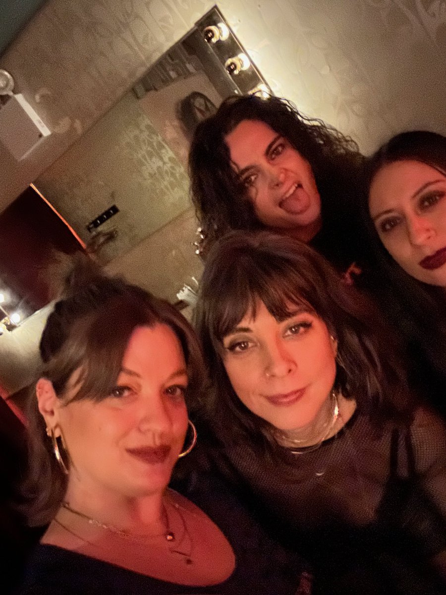 It’s the final #bandcampfriday of 2024! Shop small and support your fav bands!

desertsharks.bandcamp.com