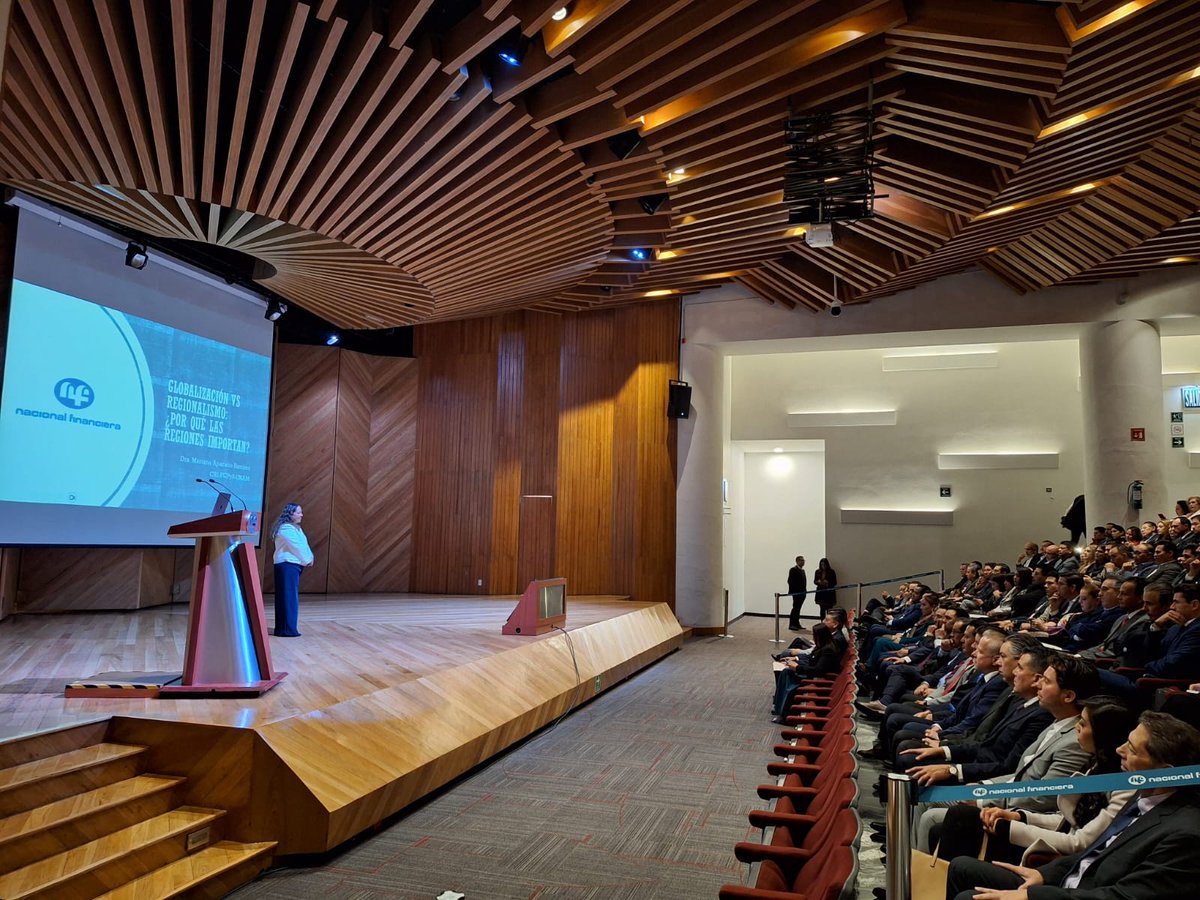 Mariana Aparicio (@mariana_aparam) on Twitter photo Ayer tuve la oportunidad de compartir con colegas de <a href="/NafinOficial/">Nacional Financiera</a> y <a href="/bancomext/">Bancomext</a> parte de mi investigación realizada en el <a href="/obs_ORBEM/">Observatorio Binacional: México-Estados Unidos</a> <a href="/cri_fcpys/">Centro de Relaciones Internacionales</a> <a href="/UNAM_FCPyS/">FCPyS-UNAM</a> sobre regionalismo y diplomacia económica. Muchas gracias por la invitación. Ayer tuve la oportunidad de compartir con colegas de <a href="/NafinOficial/">Nacional Financiera</a> y <a href="/bancomext/">Bancomext</a> parte de mi investigación realizada en el <a href="/obs_ORBEM/">Observatorio Binacional: México-Estados Unidos</a> <a href="/cri_fcpys/">Centro de Relaciones Internacionales</a> <a href="/UNAM_FCPyS/">FCPyS-UNAM</a> sobre regionalismo y diplomacia económica. Muchas gracias por la invitación.