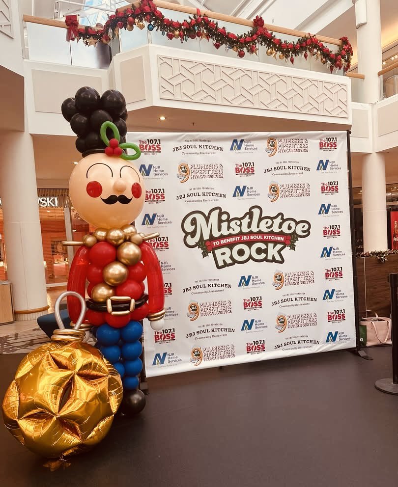 RobbyBridges's tweet photo. Happy holidays! Live with our 7th annual #radiothon for the #jbjsoulkitchen @1071theboss https://t.co/OInq9NkOM1