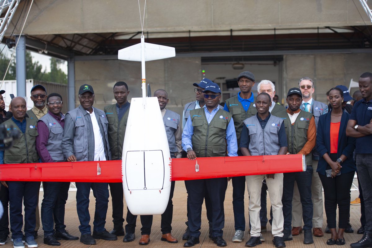 RwandaVets1's tweet photo. During @OroraWihaze close out event,we showcased how capacity building of private #veterinary practitioners has enhanced #livestock production and #extension services.This was achieved through adoption of innovative technologies & empowered Community Animal Health Workers #CAHWs https://t.co/dTJ1CRaHpf