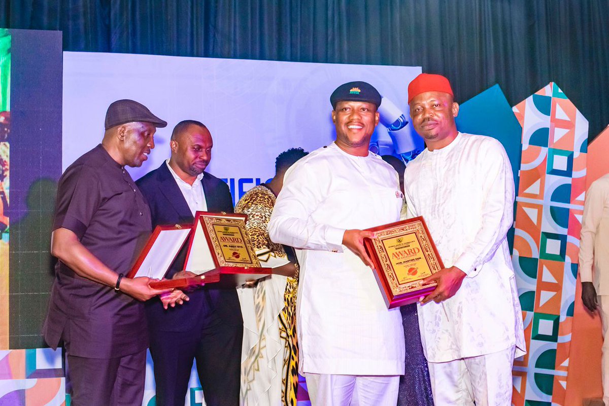 Repmartinsesin's tweet photo. I’m deeply humbled to receive the Award of Excellence from the Nigeria Union of Journalists (NUJ), Akwa Ibom State Council, for effective legislative representation in the 10th National Assembly.  

This recognition deepens our resolve to transform lives across Oron/Mbo/Okobo/Udu https://t.co/ZfOGpiSKej