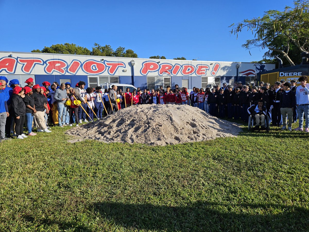 7011patriots's tweet photo. #PatriotNation It's a monumental moment for Patriot Nation, we are finally getting a track &amp; field! We had our ground breaking ceremony.  Thank you to @robertoalonsofl and everyone else who helped put this in motion. Lets go Patriots! 🔴⚪️🔵 https://t.co/Iqcgb58Rva