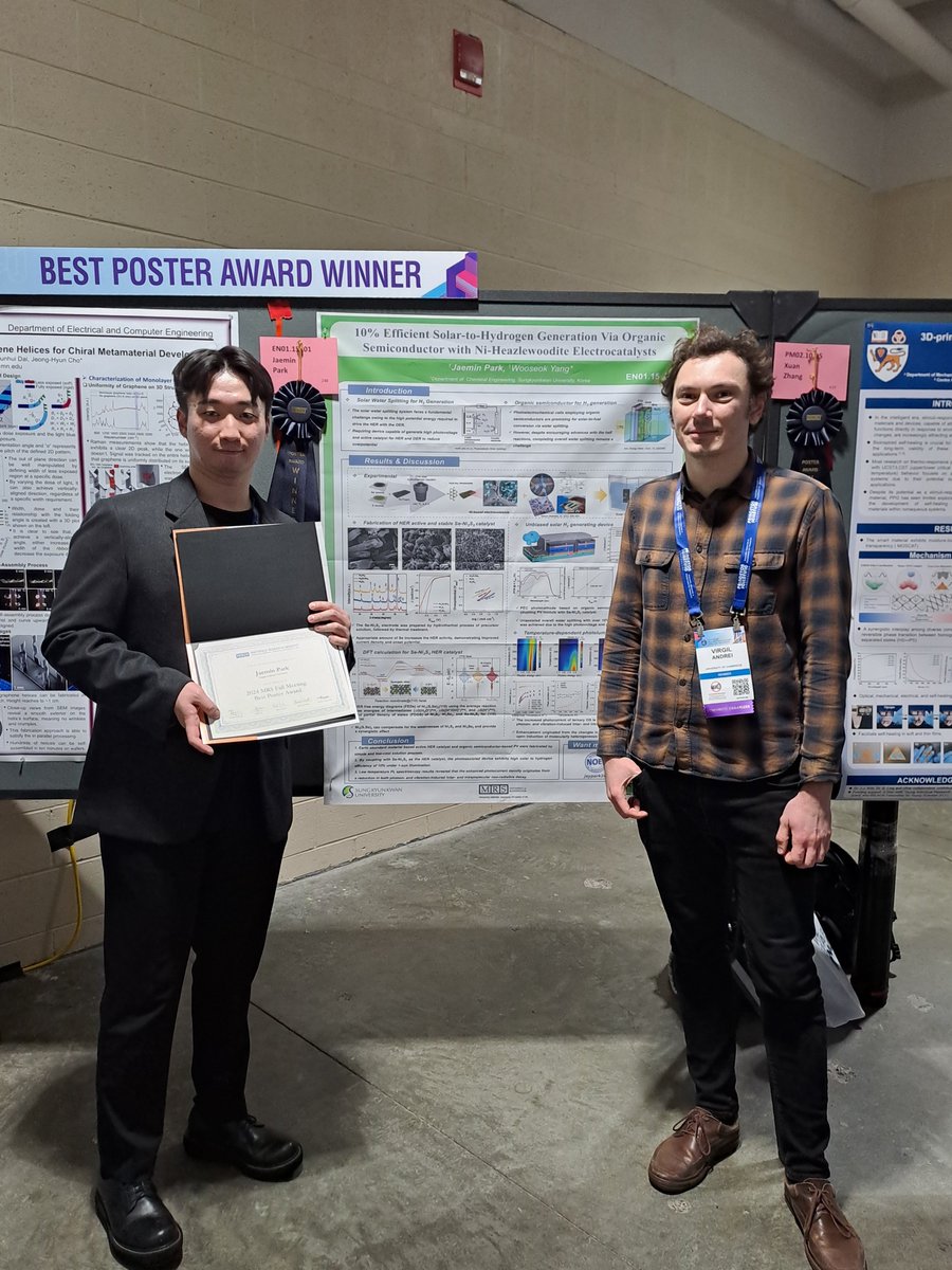 Virgil__Andrei's tweet photo. Congratulations to all award winners in Symposium #EN01!

#F24MRS Poster Winner:
Jaemin Park (@SKKUni1398)

#EN01 Best Poster Award:
Xin Ying Kong (@NTUsg)
Fatih Pişkin (@muglaedutr)

Sustainable Energy &amp; Fuels Poster Prize:
Benjamin Goldman (@EPFL_en)
Kun Woong Lee (@SKKUni1398) https://t.co/YDlNcRAEYn