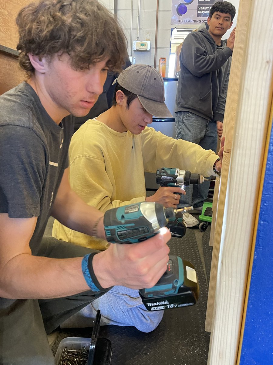 psdctc's tweet photo. The CTC automotive bay needed a new cabinet so the Construction Design and Build students built a new one and installed it this week. The auto students helped move it in and the construction students assembled it.
.
.
.
#PSDCTC #PSDCareerTechCenter #PSDFutureReady #CTE #PSDlearns https://t.co/vr38voRi9z
