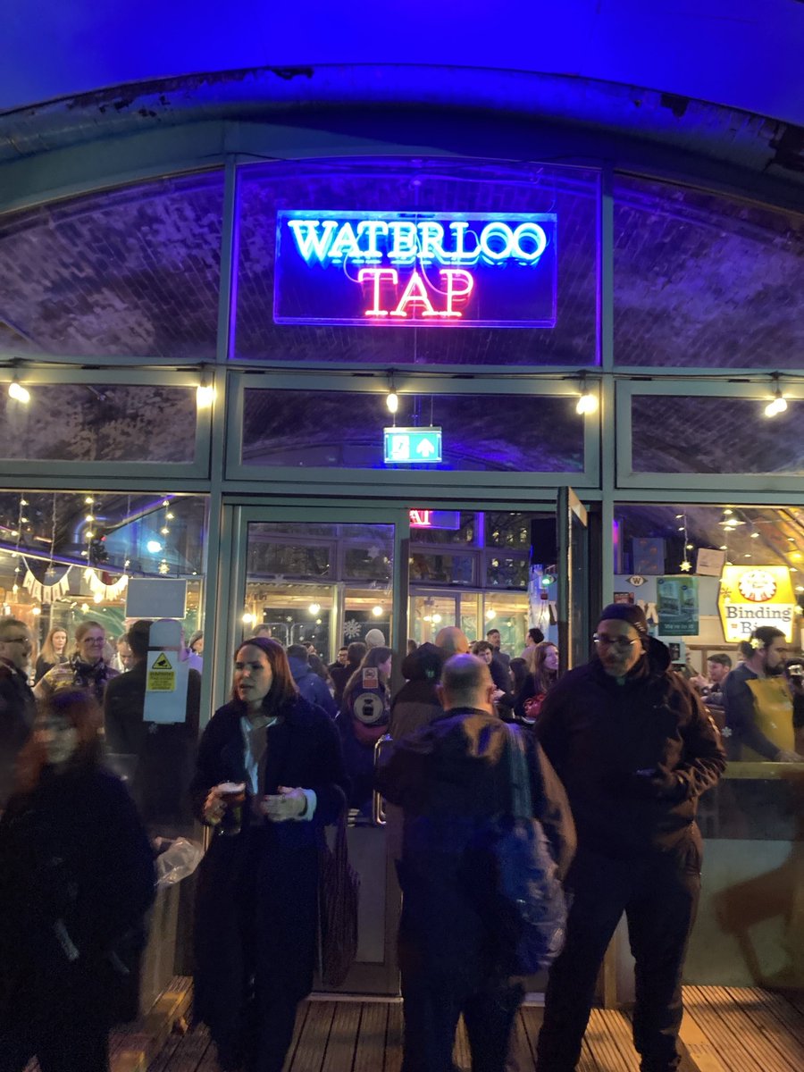 AndyatMASH's tweet photo. Waterloo Tap with an unfiltered Budweiser Budvar https://t.co/vTLTGCVGkJ
