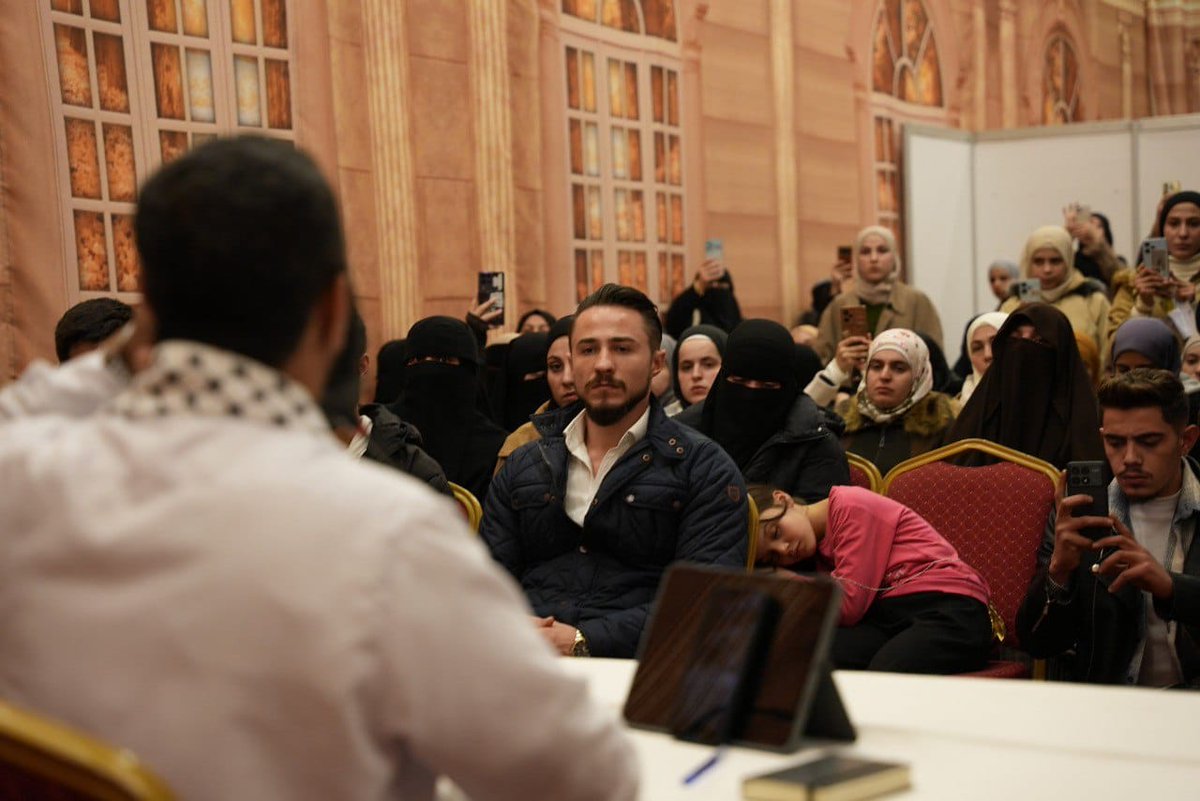 bookfairantep's tweet photo. لقطات من فعاليات البرنامج الثقافي والتي أقيمت اليوم على هامش معرض غازي عنتاب الثالث للكتاب العربي تحت شعار "الكتاب حياة".

#الكتاب_حياة
#معرض_غازي_عنتاب_الثالث_للكتاب_العربي https://t.co/CjjpZptTRF