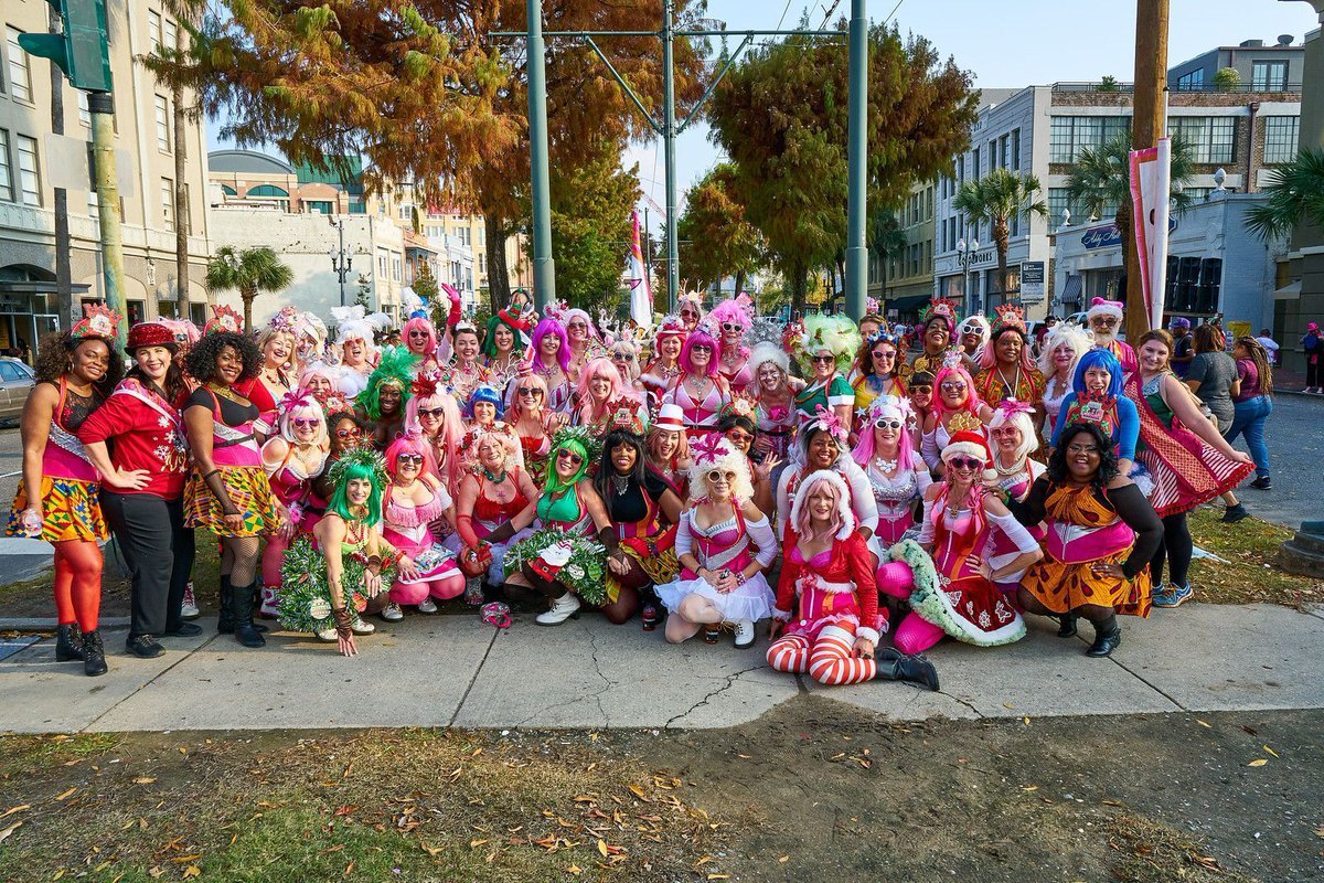BlushBall's tweet photo. TOMORROW! 11am Come see us dancing in the #ChildrensHospitalNOLA Holiday Parade Dec 7 @dddneworleans #NewOrleansparade #holidayparade #Pussyfooters @KernStudiosNola  @wdsu @NOdotcom @LouisianaTravel @Audacy @CHNOLA #childrenshospital #womancrushwednesday https://t.co/yfTLhkvK5n https://t.co/TfqQGwuegw