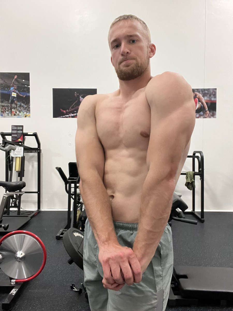 ZenPeakPerform's tweet photo. DAY 65 PUSH DAY

Incredible workout today!! 

Bench, close grip bench, behind the neck press, dips, cable flys, overhead triceps 🥰🥰🥰🥰

Nothing like a Friday chest pump 💪🏼 https://t.co/iT6AiCvO6K