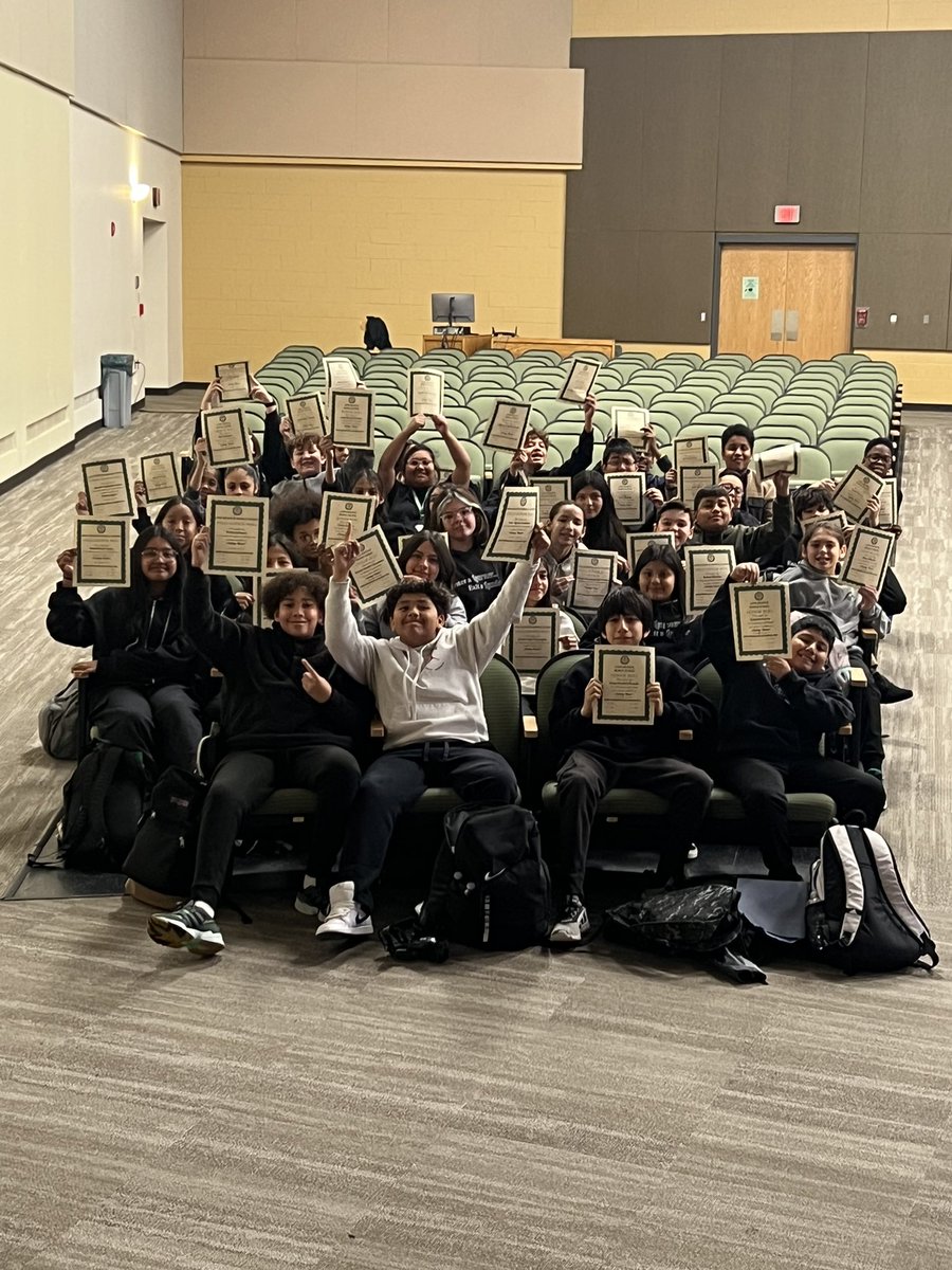 Ms. Manzo tweet media