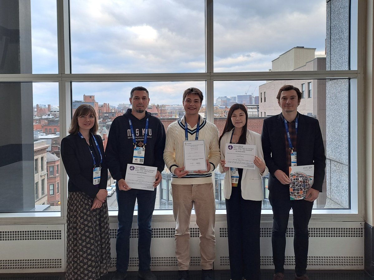 Virgil__Andrei's tweet photo. Congratulations to all award winners in Symposium #EN01!

#F24MRS Poster Winner:
Jaemin Park (@SKKUni1398)

#EN01 Best Poster Award:
Xin Ying Kong (@NTUsg)
Fatih Pişkin (@muglaedutr)

Sustainable Energy &amp; Fuels Poster Prize:
Benjamin Goldman (@EPFL_en)
Kun Woong Lee (@SKKUni1398) https://t.co/YDlNcRAEYn