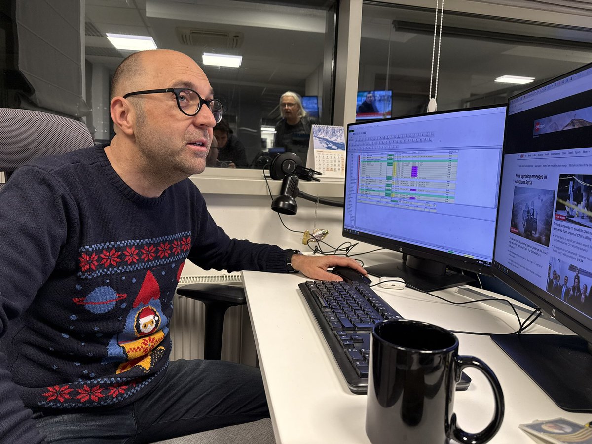 Dzień na Świecie (@dziennaswiecie) on Twitter photo Dziś w programie: unieważnione wybory prezydenckie w Rumunii, pakt Putina i Łukaszenki, koniec negocjacji umowy UE-Mercosur i blitzkrieg syryjskich rebeliantów. J.Pieńkowski <a href="/PISM_Poland/">PISM</a> dr W.Rodkiewicz <a href="/OSW_pl/">OSW – Ośrodek Studiów Wschodnich</a> <a href="/M_Bonikowska/">@MBonikowska</a> i <a href="/JarekKociszewsk/">Jarosław Kociszewski</a> Na 22:30 zaprasza <a href="/janmikruta/">Jan Mikruta</a> Dziś w programie: unieważnione wybory prezydenckie w Rumunii, pakt Putina i Łukaszenki, koniec negocjacji umowy UE-Mercosur i blitzkrieg syryjskich rebeliantów. J.Pieńkowski <a href="/PISM_Poland/">PISM</a> dr W.Rodkiewicz <a href="/OSW_pl/">OSW – Ośrodek Studiów Wschodnich</a> <a href="/M_Bonikowska/">@MBonikowska</a> i <a href="/JarekKociszewsk/">Jarosław Kociszewski</a> Na 22:30 zaprasza <a href="/janmikruta/">Jan Mikruta</a>