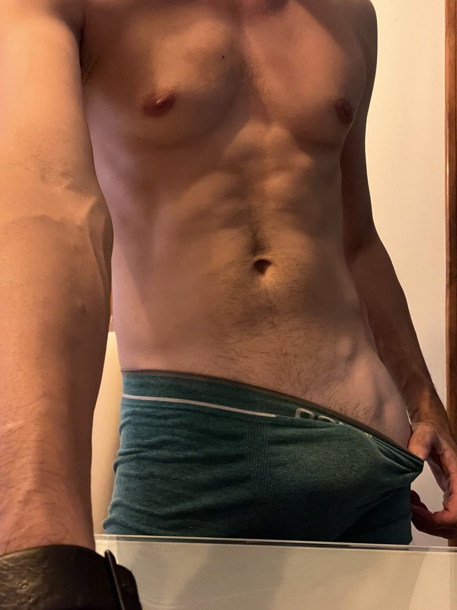 Sextou 
#tesao #macho #brazilianman #hotguy #m4m #Mala #underwear