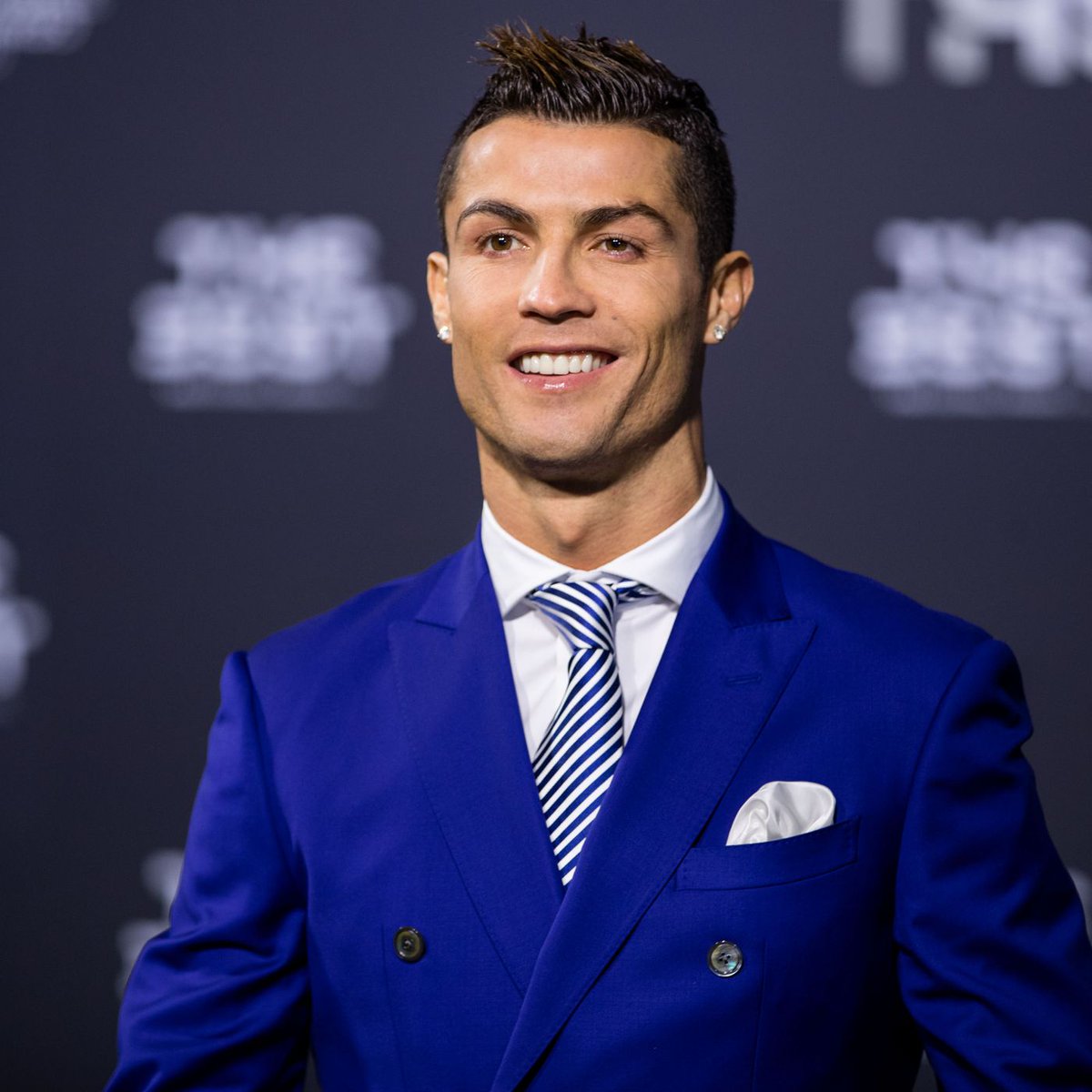sangahlolo's tweet photo. @creepydotorg CR7 declined P diddy white party invitation https://t.co/wyAybhsBLX