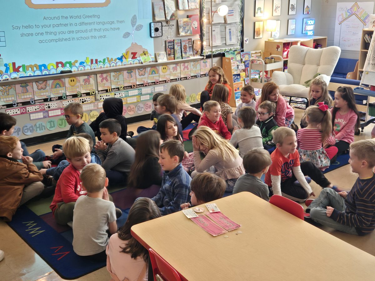 mpearce62's tweet photo. Had a great morning with @RepublicSchools Price Elementary students and staff at their school Leadership Day! So great to see morning community time and a buddy lesson with 2nd grade mentoring kindergarten. Very #repmoproud of all involved!  @TheLeaderinMe https://t.co/UthFmZjgU3