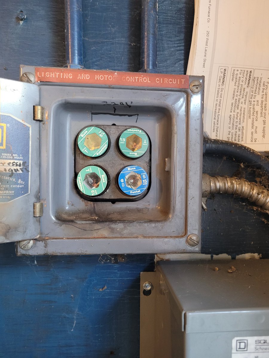 Agua411's tweet photo. Anyone have a penny I can borrow to get this station going???   All I  have is receipts, direct deposit and debit cards!! https://t.co/RHxtGY3tIS