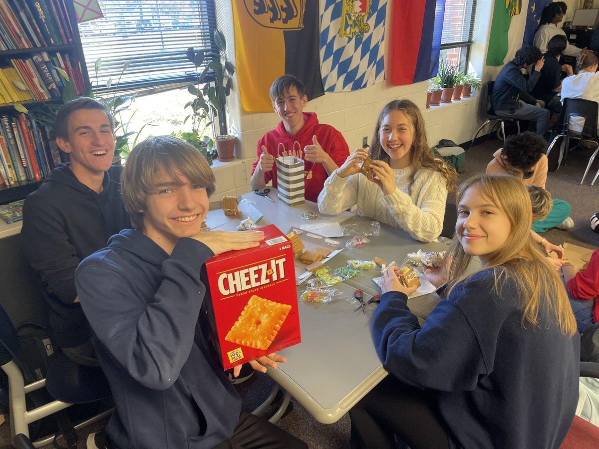 oe_german's tweet photo. Building Gingerbread Houses and a Secret Santa Gift Exchange are fun ways to wrap up 2024! 
@OlatheWl @WorldLanguageOE @AATGOnline @GI_Chicago https://t.co/hDjbDzQZWl