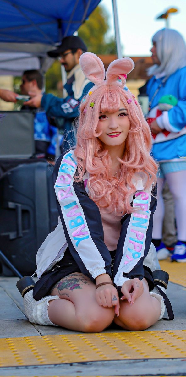 wistchu's tweet image. If I hit 1000 followers by Xmas... was debating doing a song recording or kareoke and set up a stream, but would people rather it be a wig giveaway? Simple styled wig similar to the level of Pippas? VOTE AND FOLLOW PLEASE!!

#Pippa #MMOARTPG #capippalist #cosplay