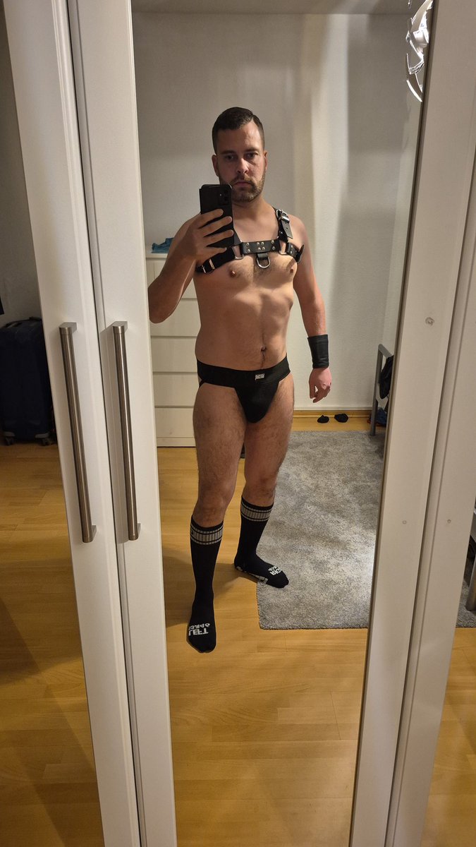 Marian54458609's tweet photo. Ready for #Revolverparty Berlin https://t.co/RtsOIVs4oz