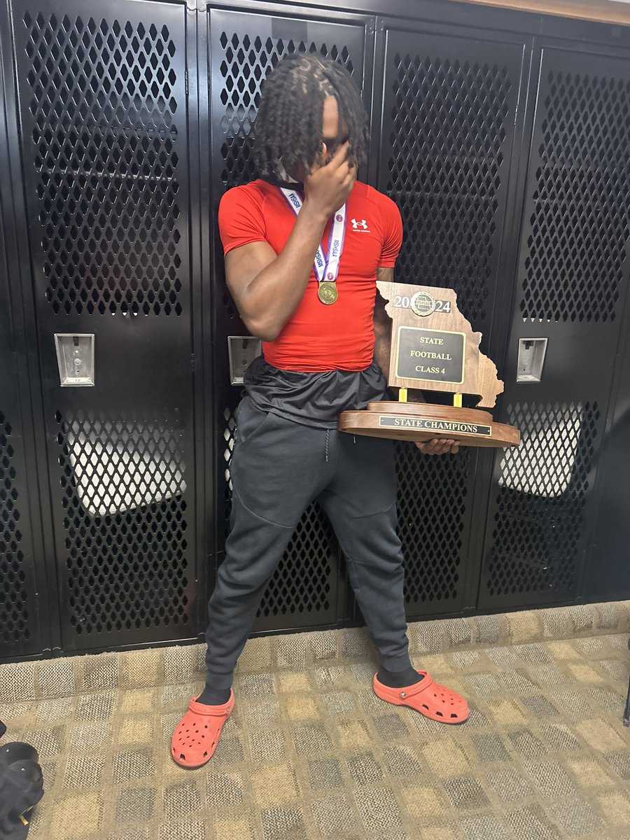 We did it
<a href="/THECoachKdub/">Coach “Dub” Wagner</a> <a href="/Dbuck06/">Coach Demond Buckley-AΦA</a> @brettj_22 <a href="/CoachDeeMitch/">Coach Dee Mitchell</a> <a href="/CoachADavis15/">Coach Davis</a> <a href="/COACHWEAV5/">COACH WEAV</a> <a href="/GSV_STL/">Gateway Sports Venue</a> <a href="/Realdeal_314/">Real Deal Sports! STL</a>