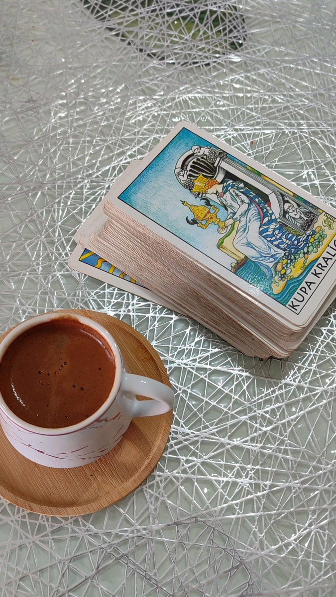 #فعالية قراءة فنجان سريعة ☕️❤️

اول ثلاث يحطوا صور فناجينهم مع الاسم والبرج 

#قراءة_فنجان 
#حدس
 #تاروت