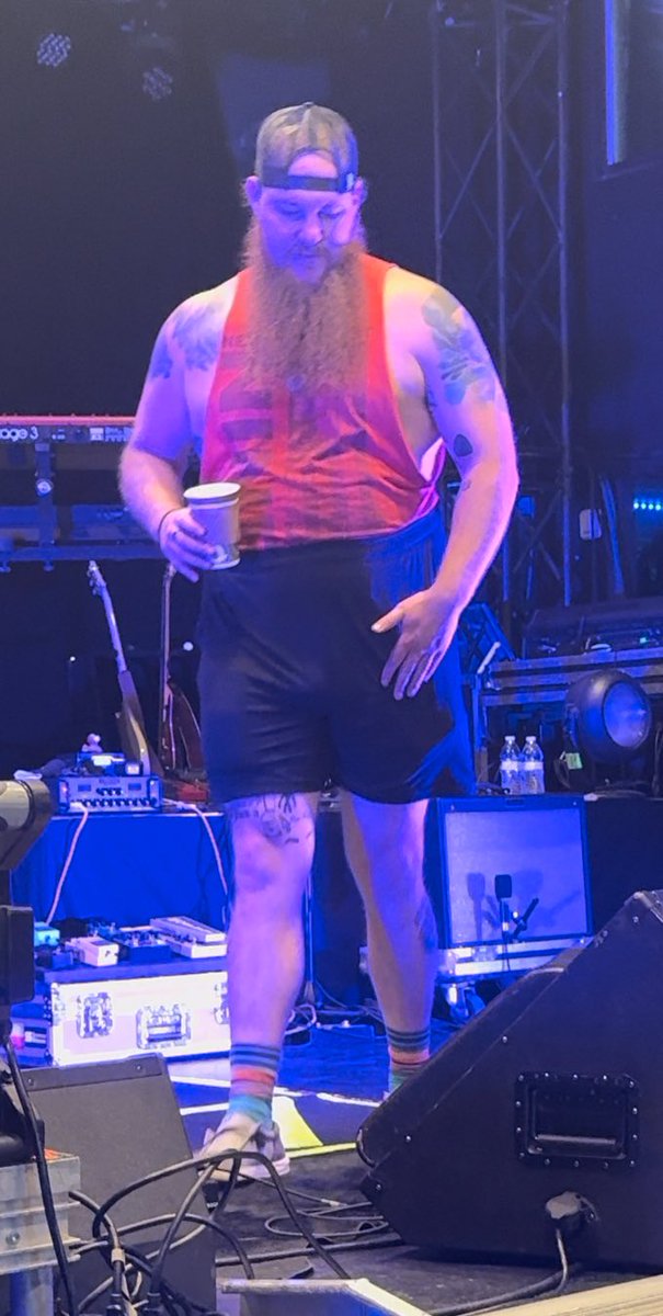 GCarpenter_'s tweet photo. The scary bf in question https://t.co/cWrSmdMd9j