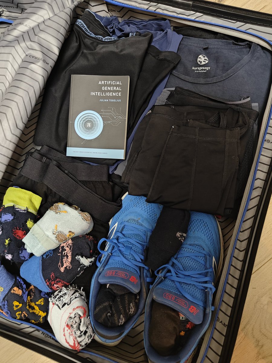 BramGrooten's tweet image. Packing for @NeurIPSConf!
Reading some @togelius on the flight
