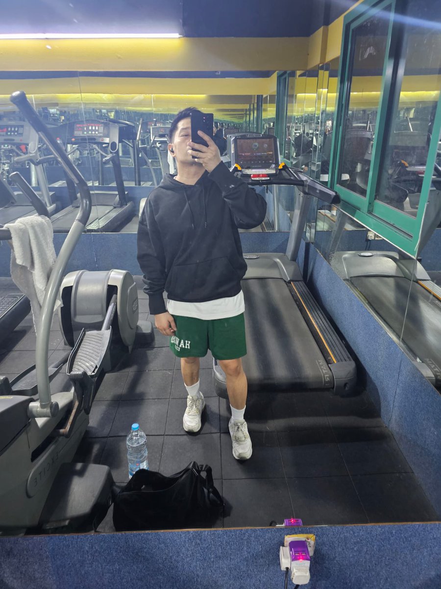yanyanner's tweet image. #WORKOUTMODE🏋️💪
#DailySports 
#WORKHARD