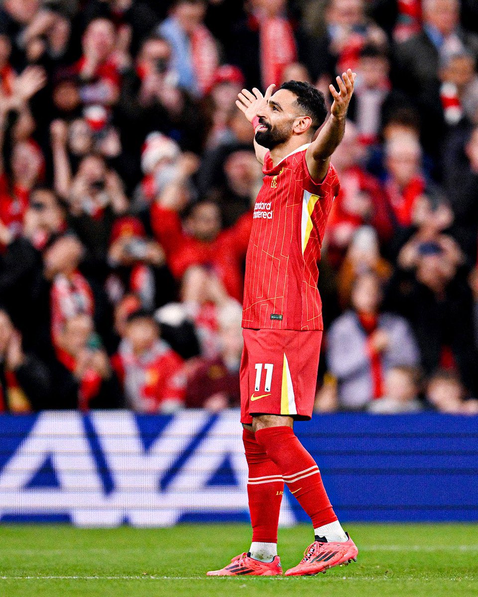 footballontnt's tweet photo. If Mo Salah scores in his next three Premier League games, he would have the chance to equal Jamie Vardy’s historic record of scoring in 11 consecutive games… 

Against Leicester on Boxing Day 🍿 https://t.co/skNLVihLOS