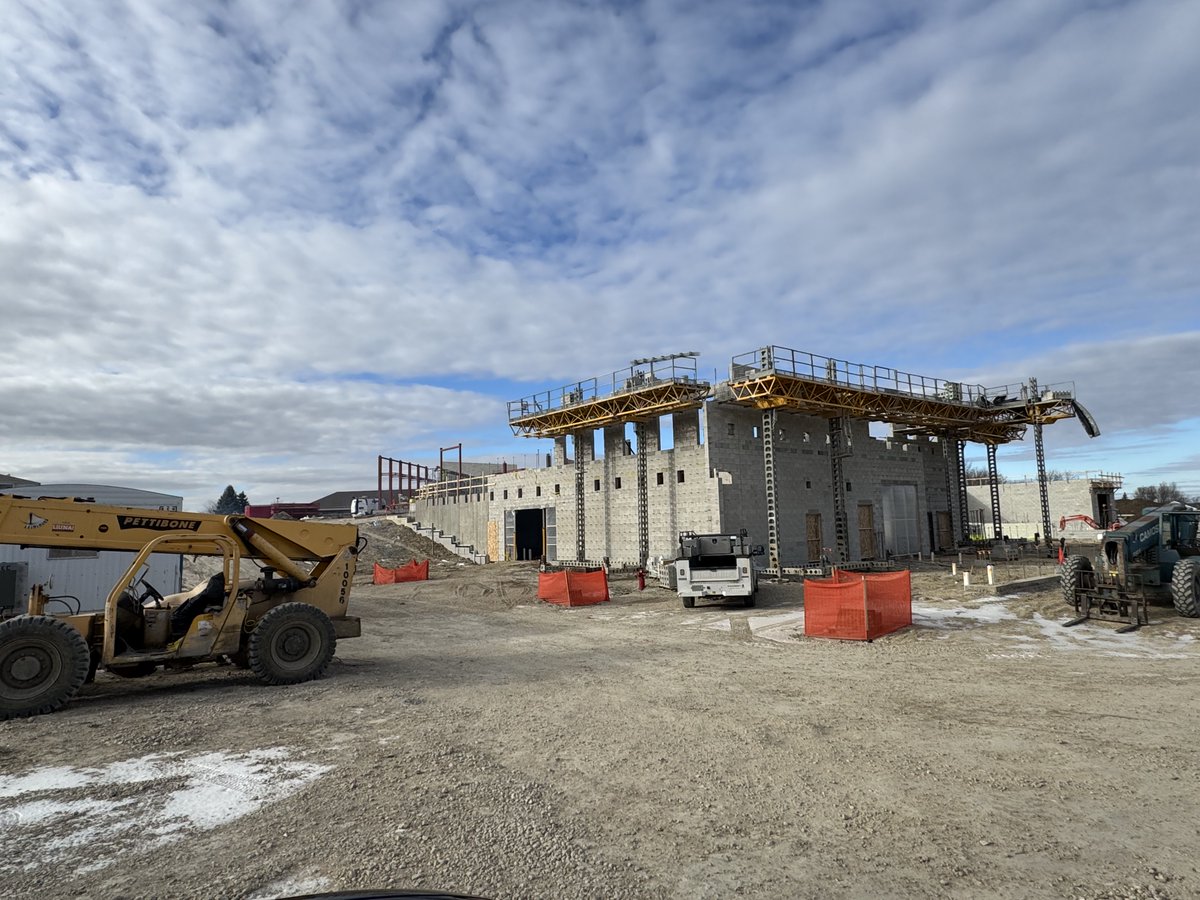 LITHPolice's tweet photo. #constructionupdatefriday We are in the countdown for the final weeks of 2024 with 3 weeks left ๐ฅณ. We are just in awe of how much the building is changing weekly. Keep checking back in with us for the last of this year's progress!
#lithpd #lakeinthehills #newpd #almost2025 https://t.co/lwhEIb7Kn4