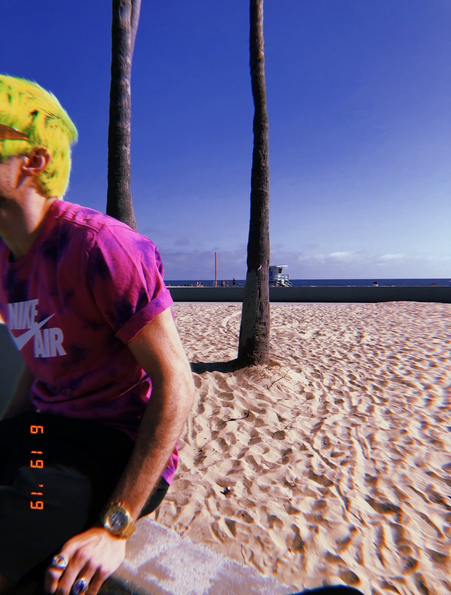 awsten tweet picture