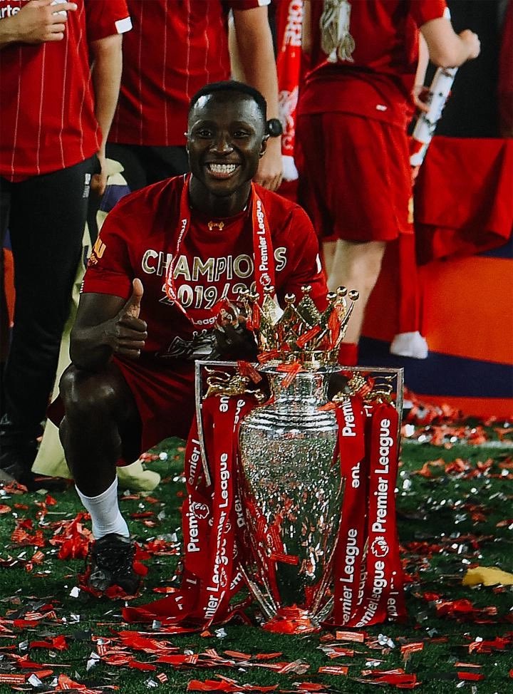 💣 ¡BOMBAZO!

El guineano Naby Keïta cerca de firmar por el Ferencváros TC

De fichaje récord en el Liverpool, a ser apartado en Alemania y ahora a jugar en Hungría 💥