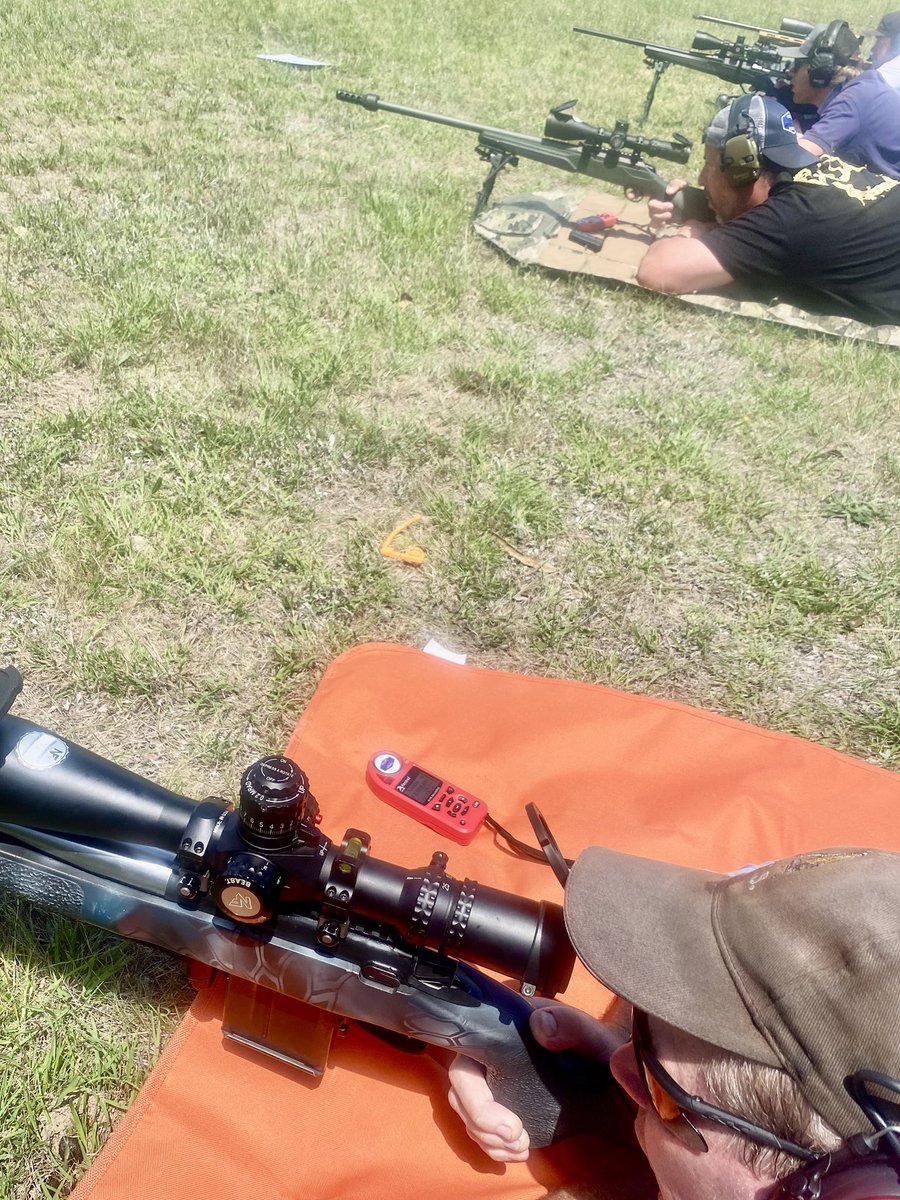 OrangeAccuracy's tweet photo. Hot finish to the year, 40’c out in the sun, with some switchy tail winds to keep everyone on their toes. Awesome two days, with another awesome group of Shooters. 
Have a safe weekend everyone. 

#improveyou https://t.co/3ArDLEPRJS