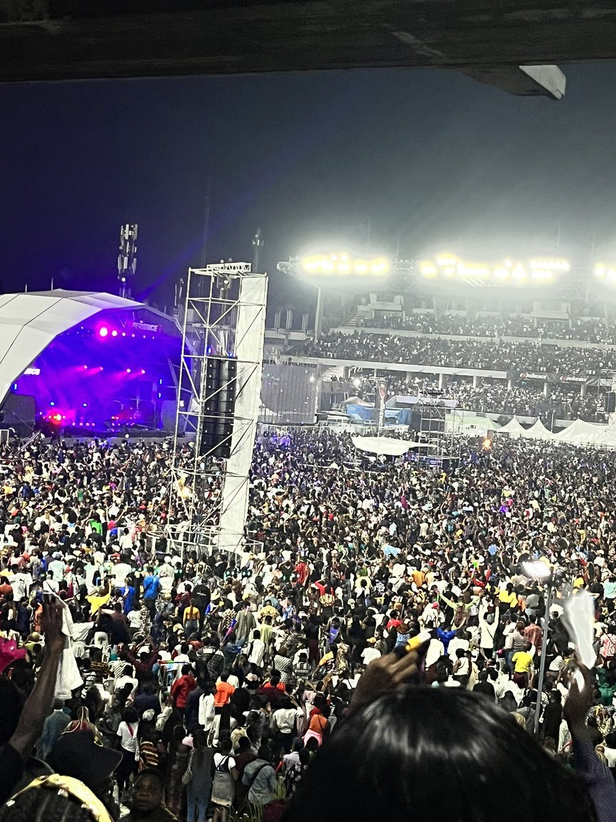DAMIADENUGA's tweet photo. Omo see crowd 🔥 #TheExperience19 https://t.co/hLSTdDbll6