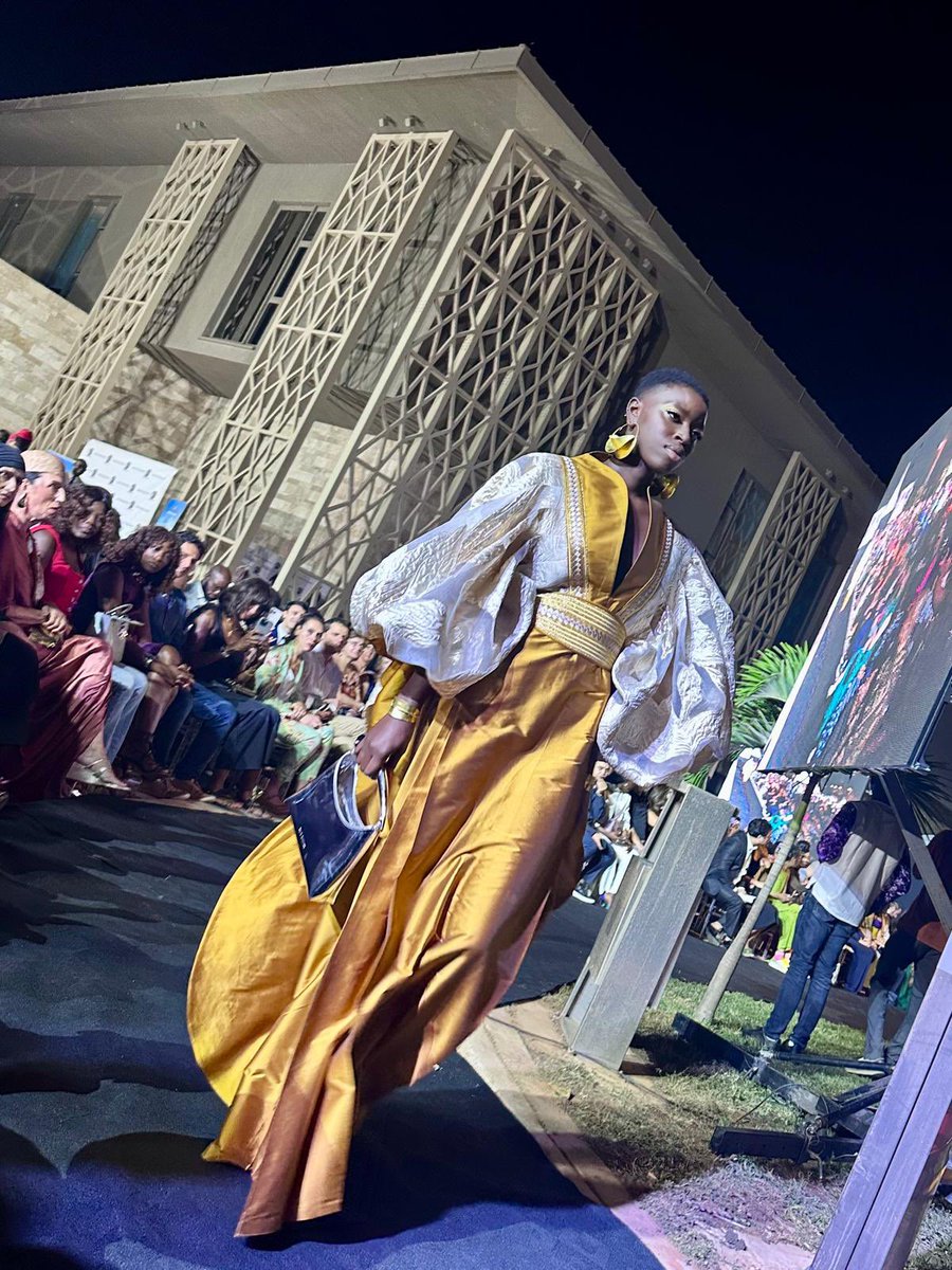 #DakarFashionWeek : grand merci 🙏🏼à nos partenaires 🇨🇭 <a href="/Nestle/">Nestlé</a> , <a href="/Sika/">Sika</a> &amp; #Okutex pour avoir rendu ce défilé magique possible !💫 #mode #élégance #MadeInSwitzerland